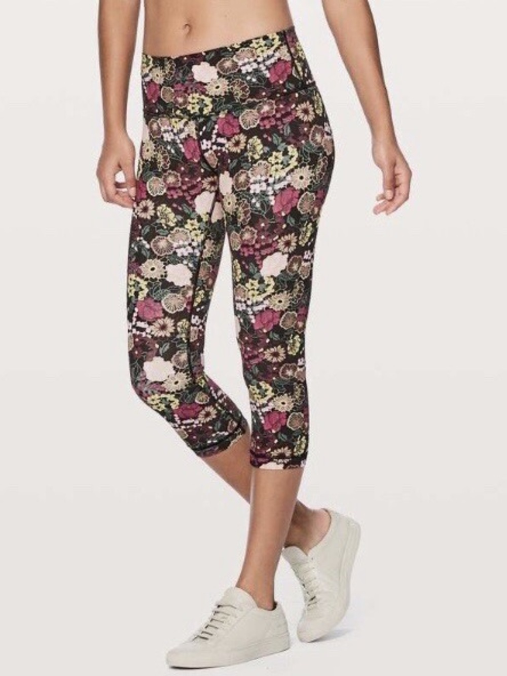 Lululemon Wunder Under Crop (Hi-Rise) 21" in Fluorolace Multi Size 6